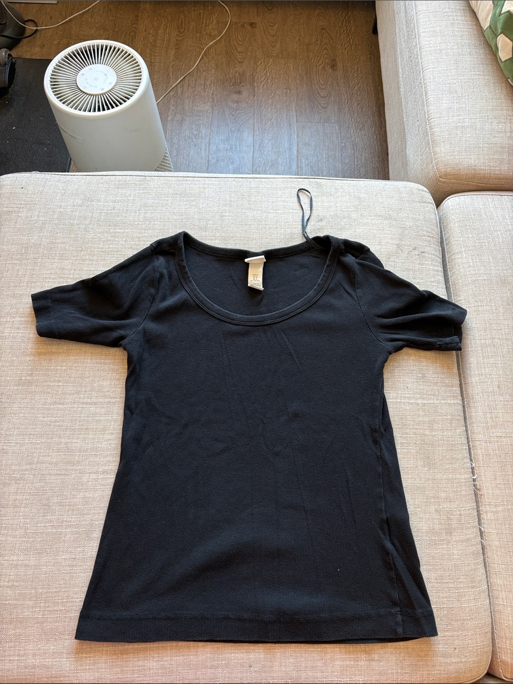H&M Black Short Sleeve Scoop Neck Tee